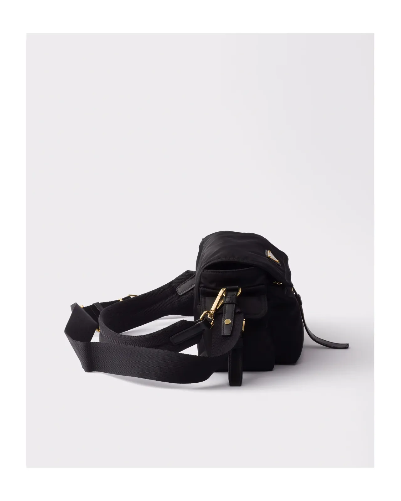 プラダ プラダ エクスプローラ ミディアム Re-Nylon ショルダーバッグ