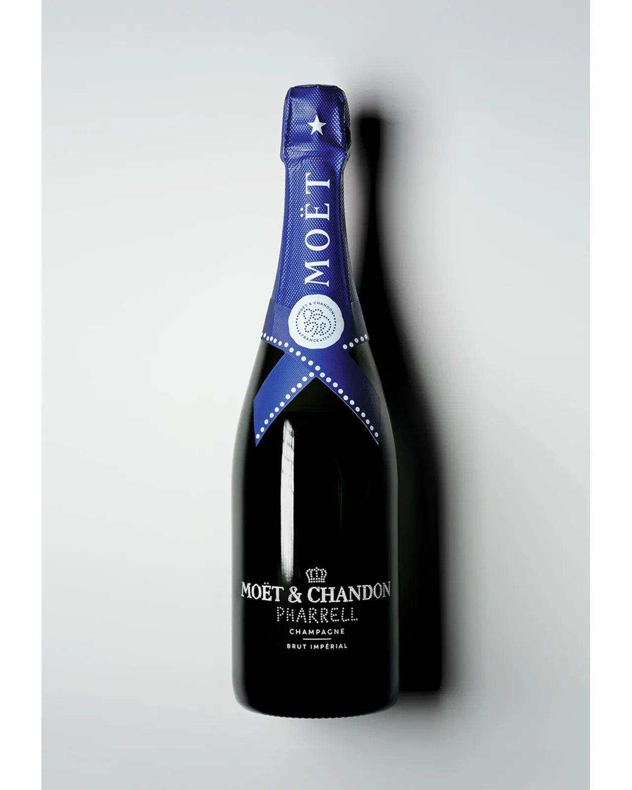限定品MOËT CHANDON PHARRELL750mlモエシャンドンファレル モエ・エ・シャンドン」とファレル・ウィリアムスがコラボ、V.A.