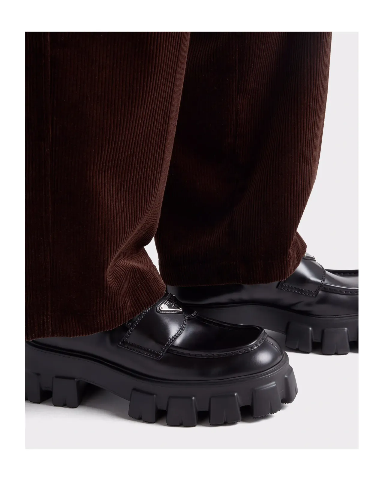 プラダ モノリス ブラッシュドレザー ローファー | Matsuya Ginza