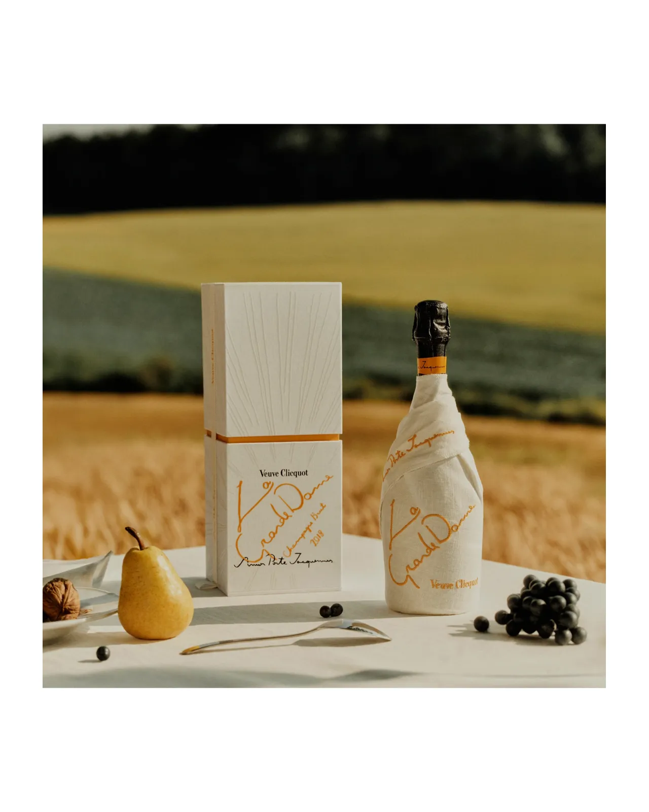 ヴーヴ・クリコ ラ・グランダム 2018 × Jacquemus 750ml | Matsuya Ginza