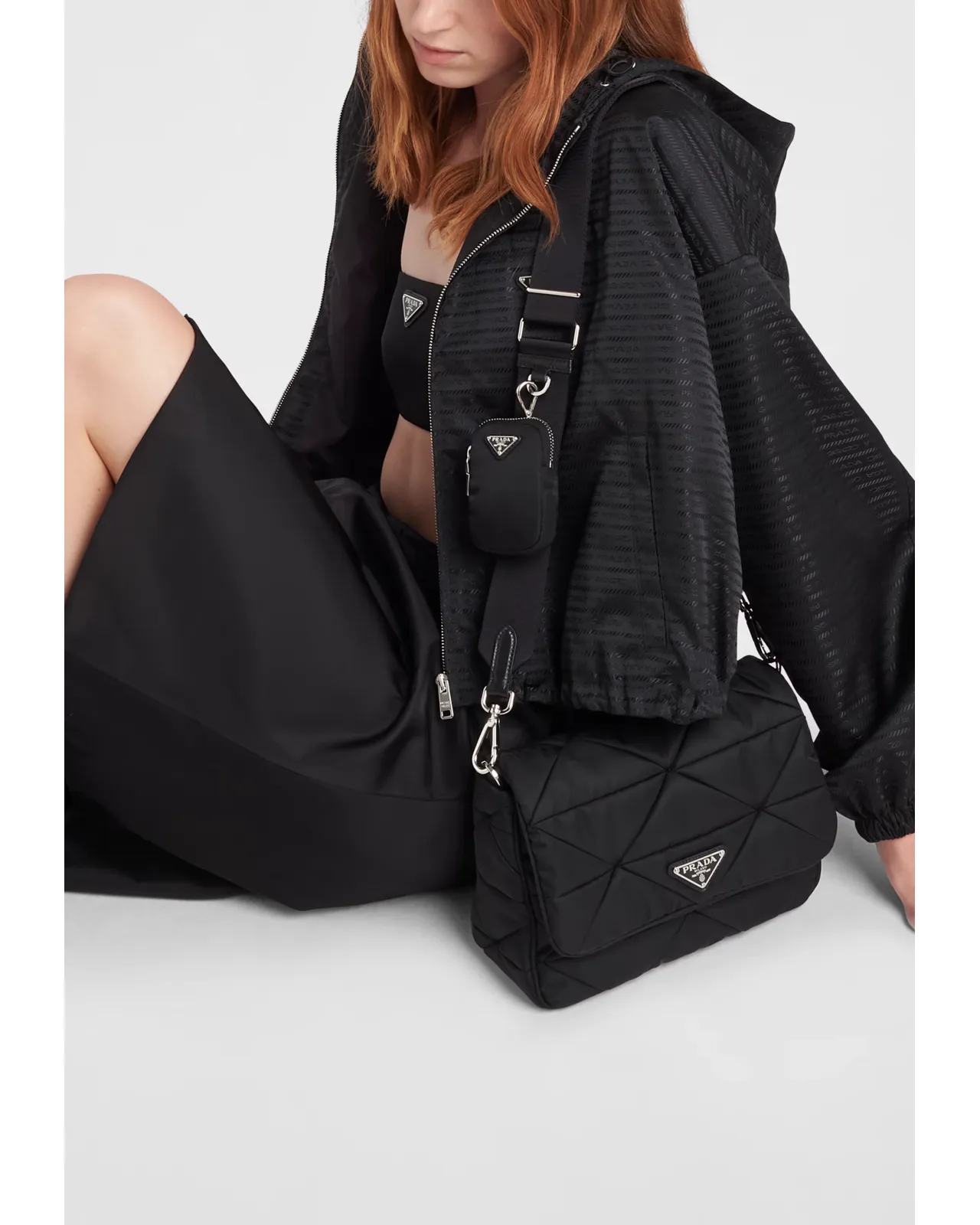 パデッドRe-Nylon ショルダーバッグ 1BD290 RDJN F0002 V B9O