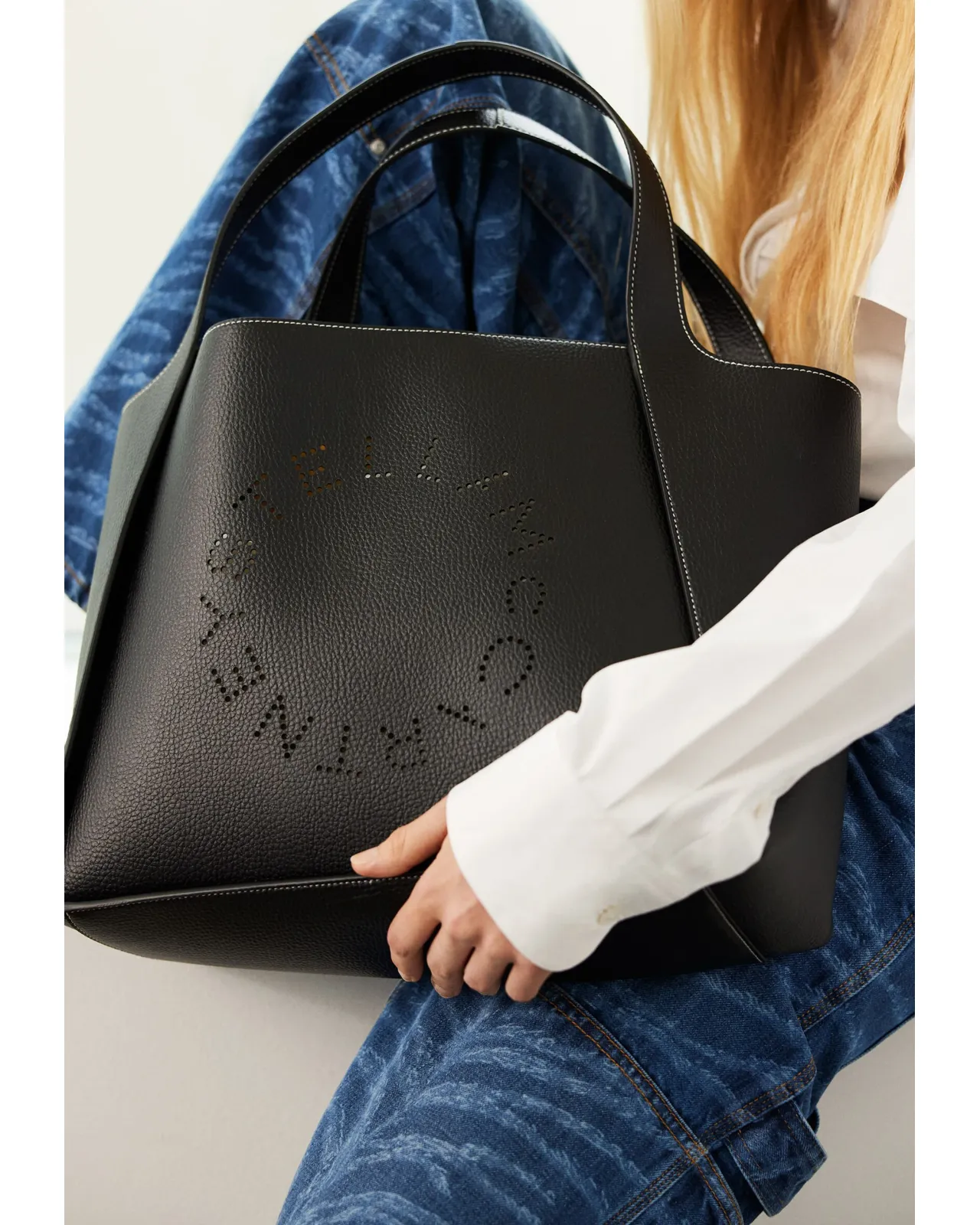 ロゴ グレイン オルター マット トートバッグ ブラック | Matsuya Ginza