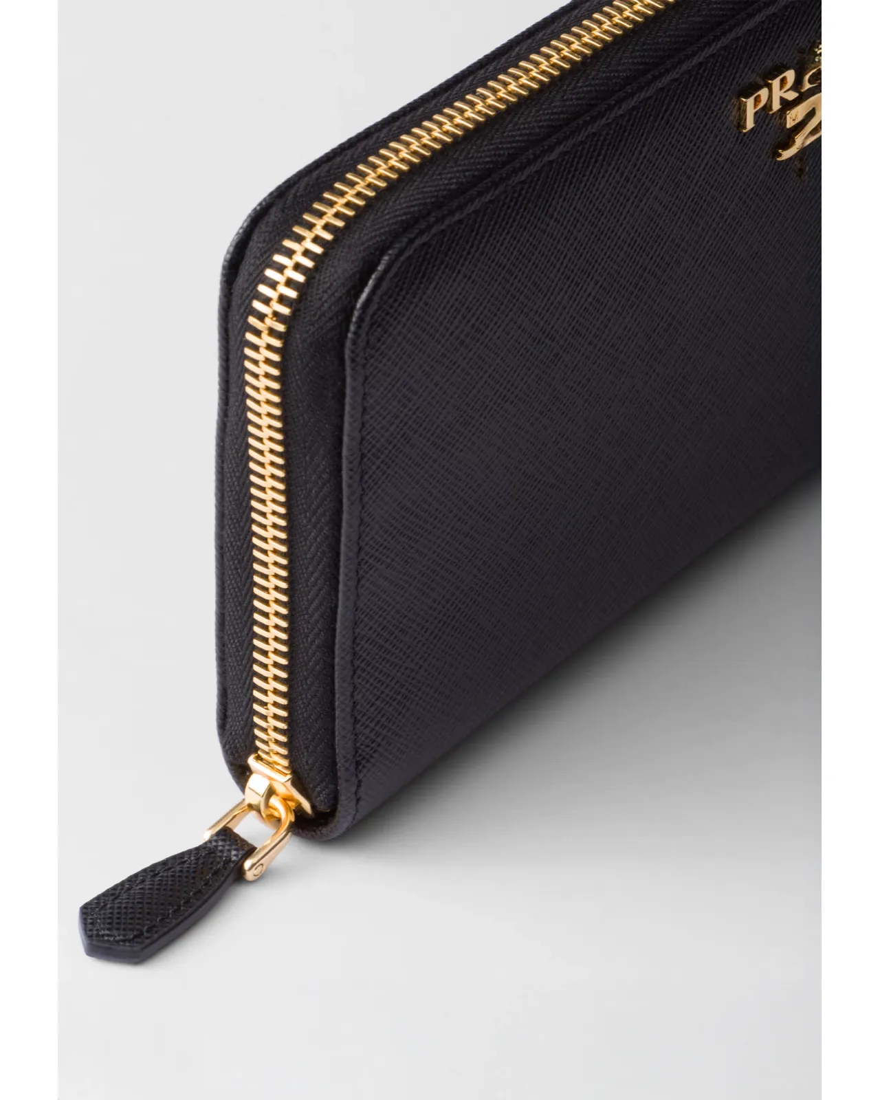 サフィアーノマルチカラー ジップアラウンド長財布 1ML506 ZLP