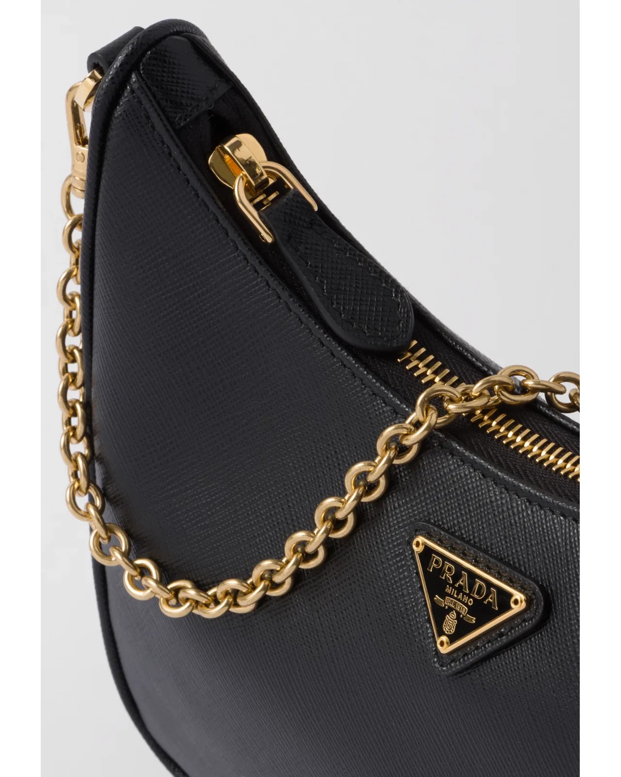 プラダ Re-Edition 2005 サフィアーノレザー バッグ 1BH204 NZV