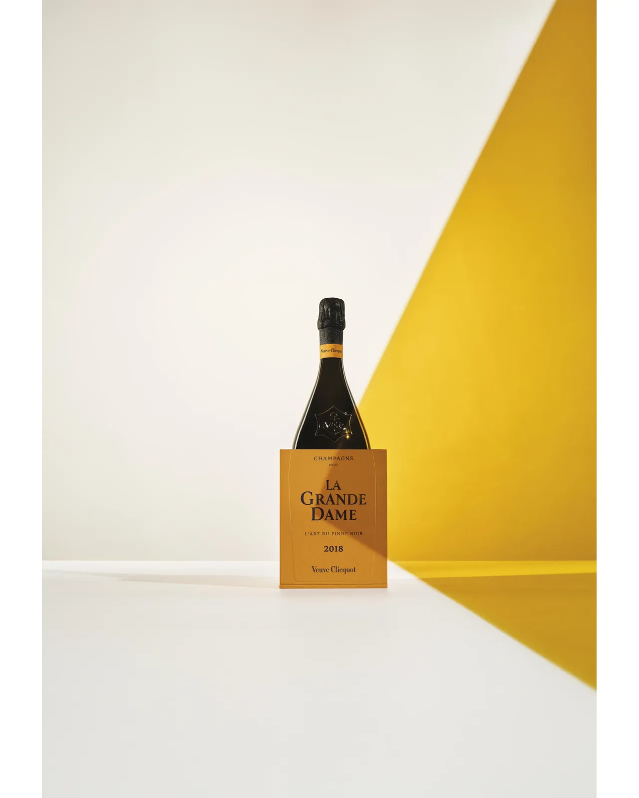 ヴーヴ・クリコ ラ・グランダム 2018 ギフトボックス 750ml | Matsuya