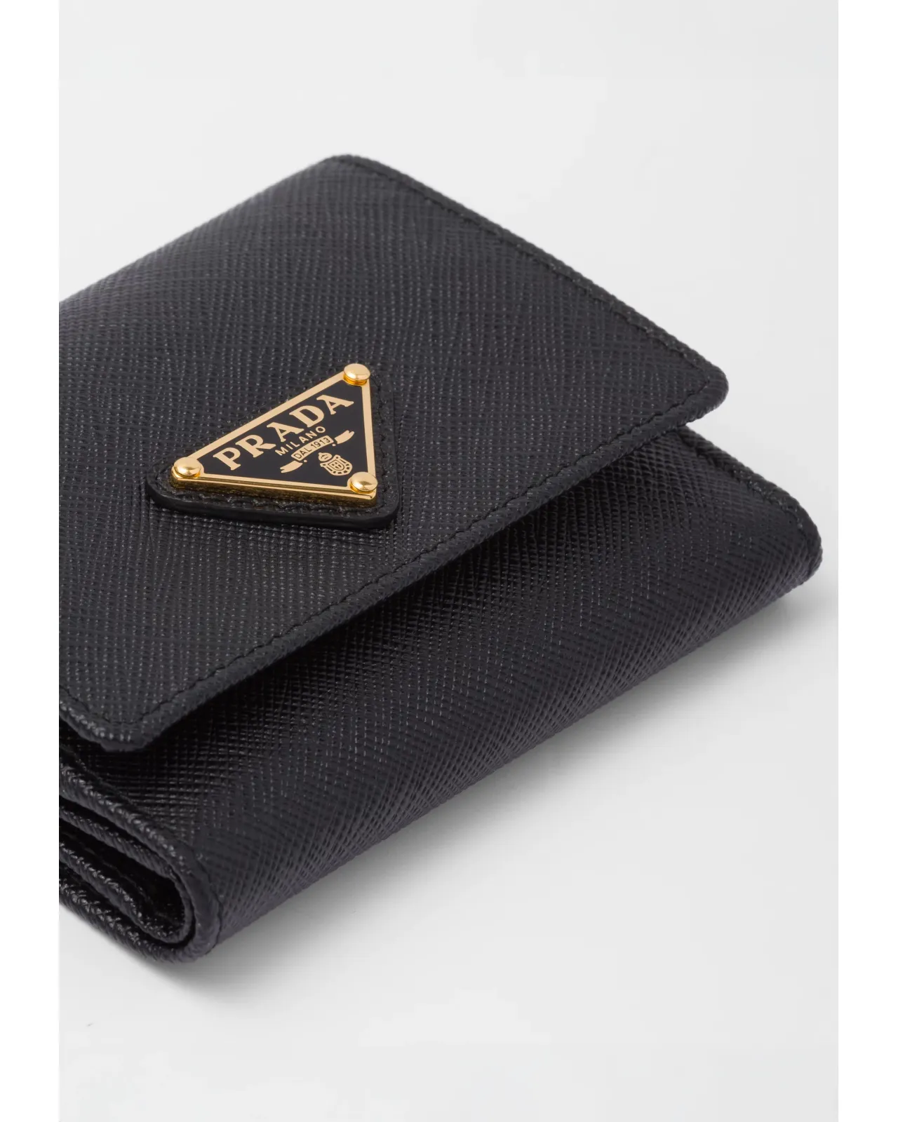 【美品】PRADA サフィアーノ トライアングル 三つ折り財布 1MH043 PRADA】プラダ『サフィアーノ トライアングル 財布』1MH043 レディース