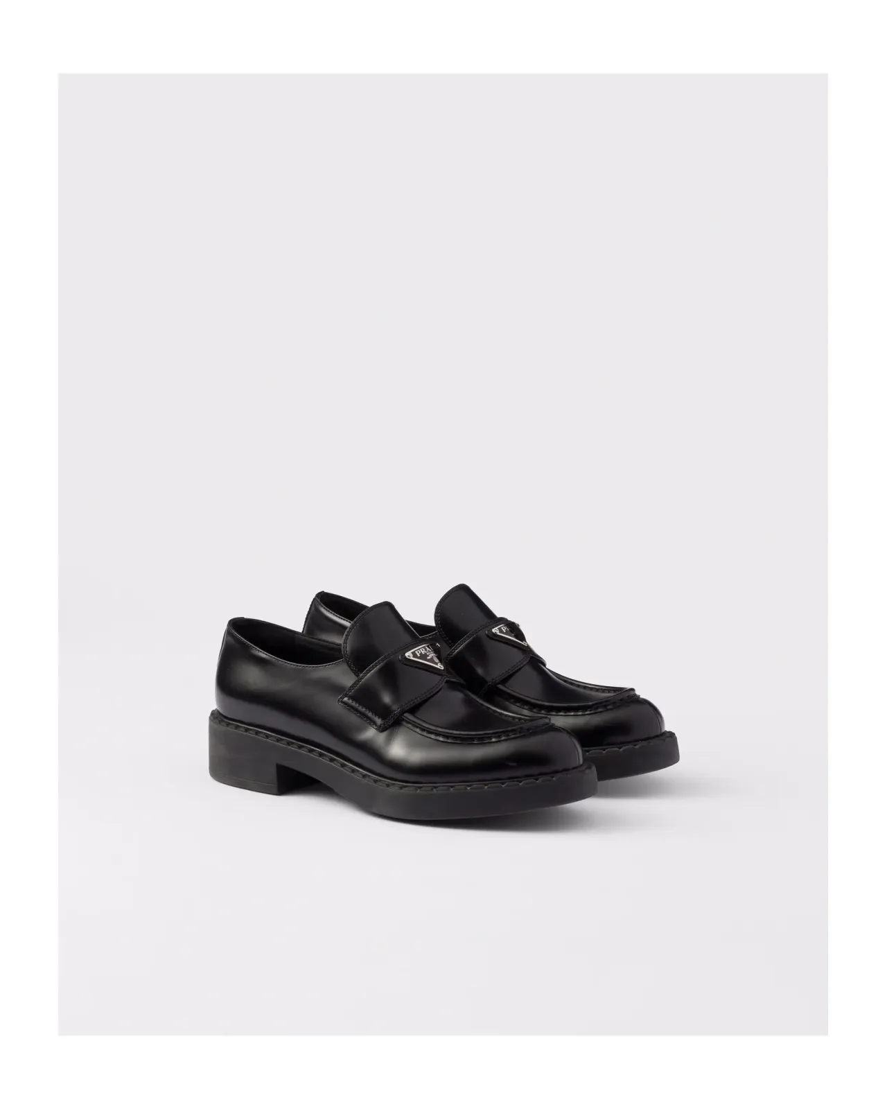 プラダ チョコレート ブラッシュドレザー ローファー | Matsuya Ginza