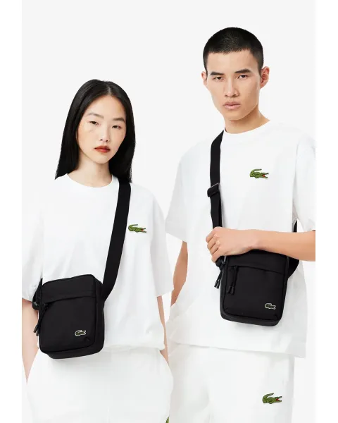 新品　  ロゴ ショルダー カメラバッグ ブラック　メンズ メンズクラシック バーティカルカメラバッグ（ショルダーバッグ