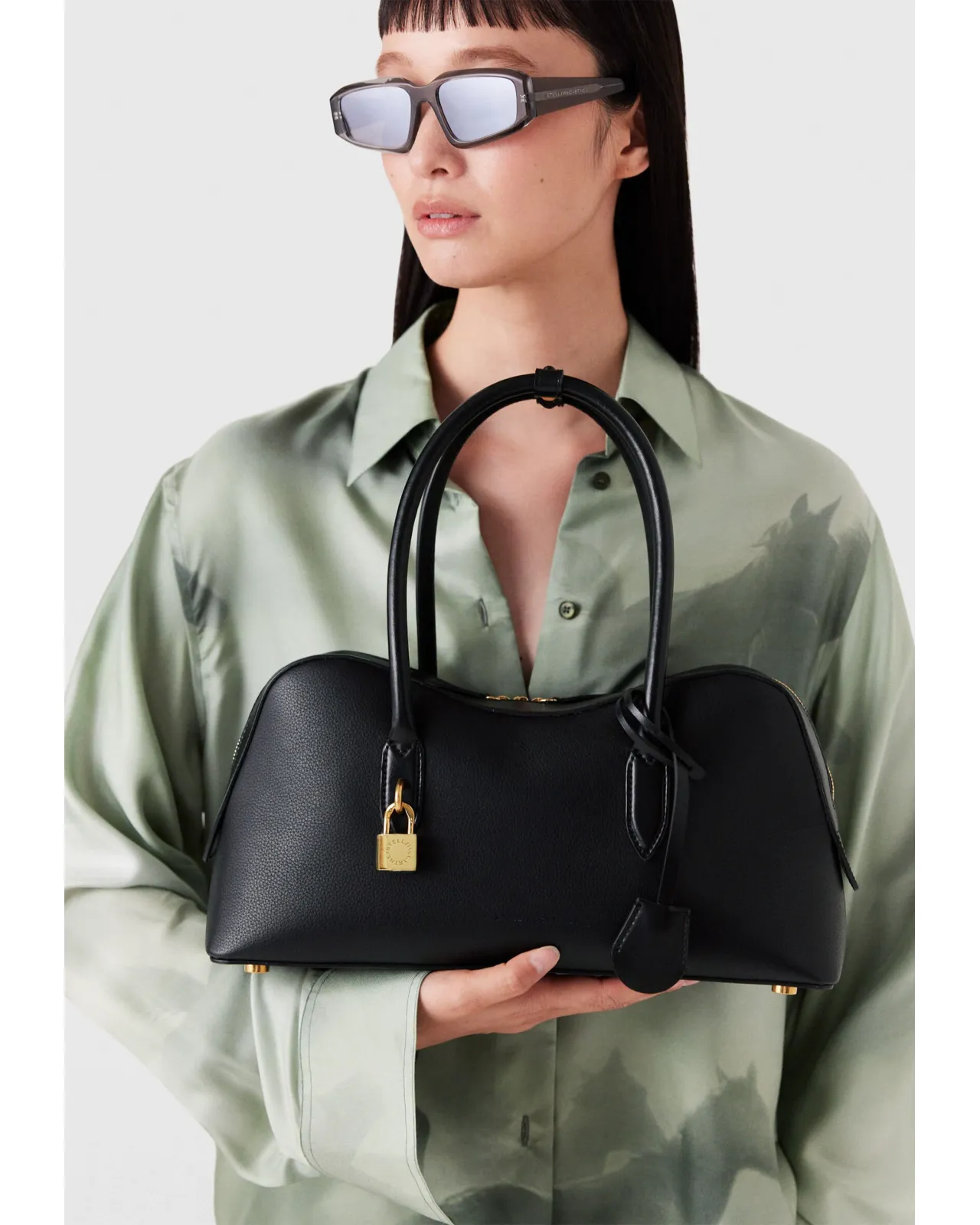 ステラ ライダー ショルダーバッグ ブラック | Matsuya Ginza