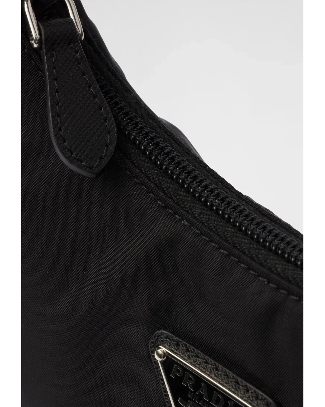 【現行未使用品✨】 プラダ Re‑Edition 2000 ミニバッグ 黒 Re-Edition2000 Re-Nylonミニバッグ(約W22xH12xD6cm(実寸) ブラック