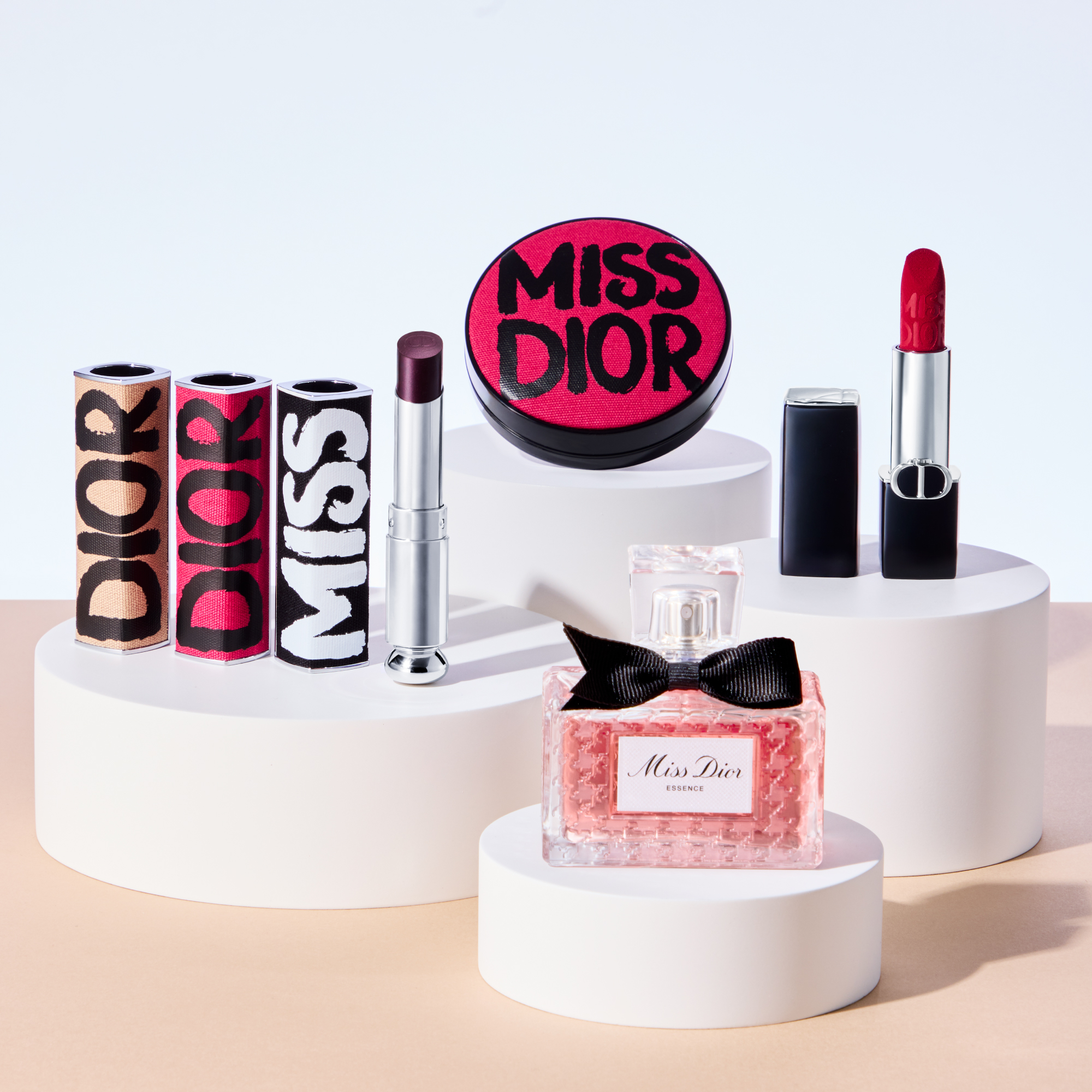 CHANEL・DIOR等断捨離のため使用済み出品 パリ気分を満喫！ディオール、シャネル…最新小物に注目｜THE NIKKEI